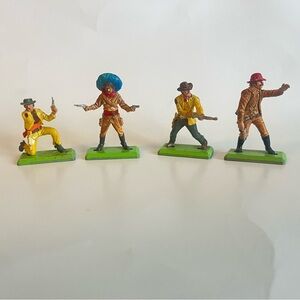 4 Vintage Britains Deetail 1971 Wild West Toy Figures Metal Base Cowboys England